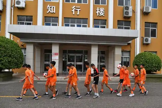 山东鲁能泰山足球学校.新华社记者 朱峥 摄