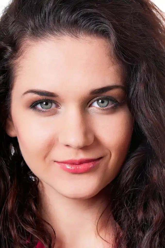 肖像的女孩,美丽的眼睛的白人女孩的特写肖像