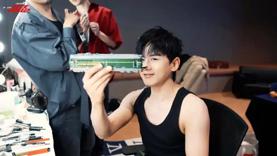 【张杰】「未live开往1982」独家《幕后专访》你想知道的这里都有