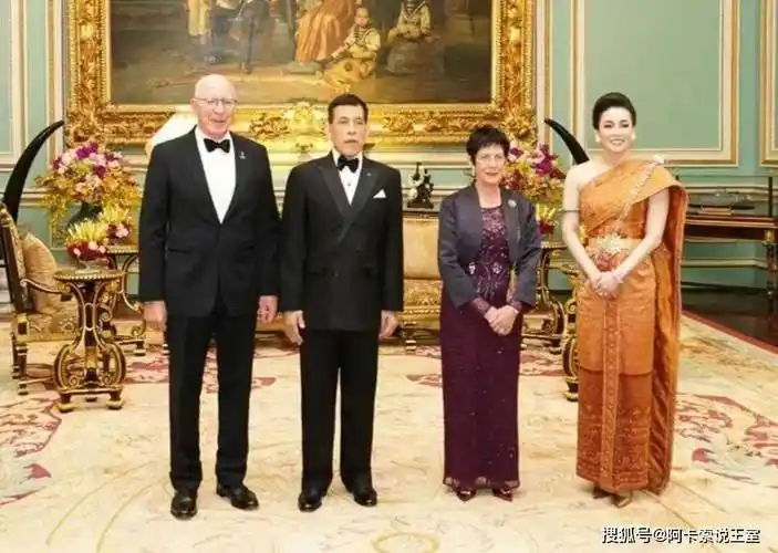 而经济得到了空前的发展,尤其是泰国的王室一向信奉宗教,和皇家的僧侣