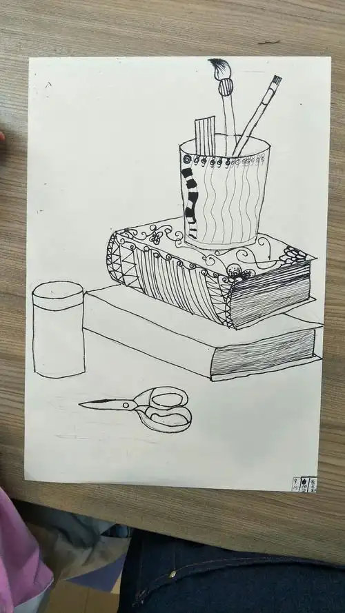 天星美术与您分享  线描写生……文具组合>>