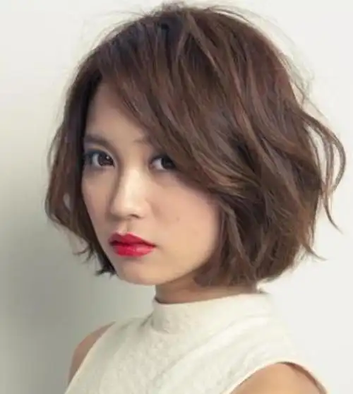 圆脸女生适合的发型图片(45岁圆脸发型女)-百科学社