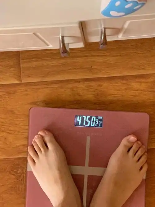 瘦了又好像没有,我也不清楚明天会不会反弹到47kg ,体重这个事儿真的