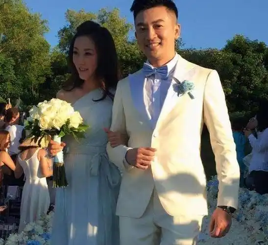 47岁苏有朋妻子被曝光,默默无闻16年,从未被传绯闻