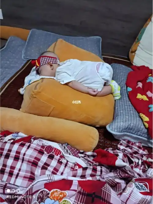 宝宝只有这个睡姿才能踏实,要不要干预.