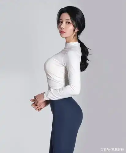 写真图集:模特小姐姐晒美照!精致五官 完美身材太迷人啦!