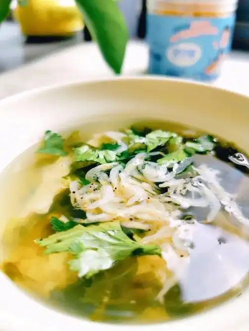 秋天饭后来一碗紫菜虾皮蛋花汤吧超美味