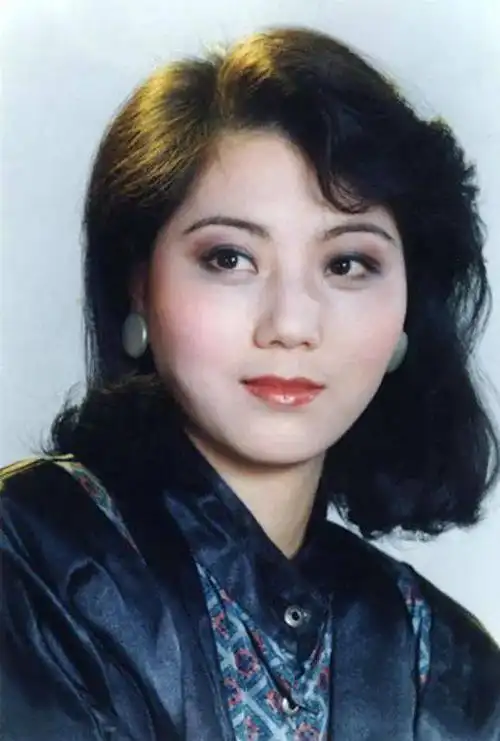 【雅●讯】"越剧仙子"何英一曲《心归》,引万名英粉传唱!_手机搜狐网