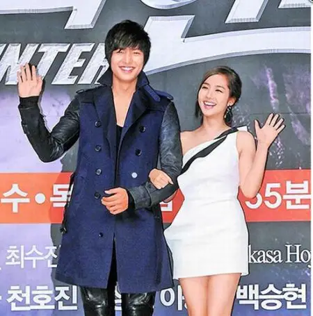 图文:李敏镐被曝短信传情朴敏英 双方否认复合传闻