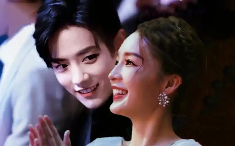 伪现实【战沁】 肖战李沁 参加晚会 兔子先生和他的小仙女