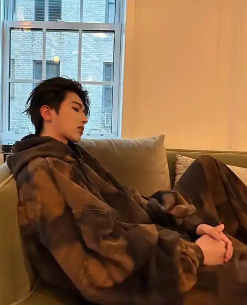 劣迹艺人已被删减,王鹤棣范丞丞立大功_蔡徐坤_节目单_网友