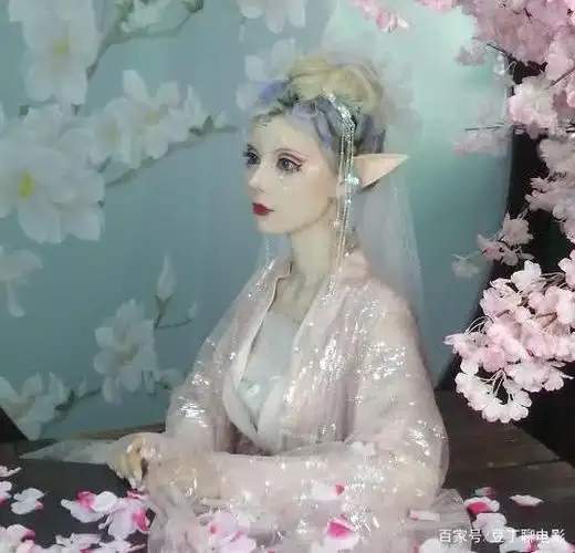 迪丽拉整容了?当学生照被曝光后,网友:一目了然