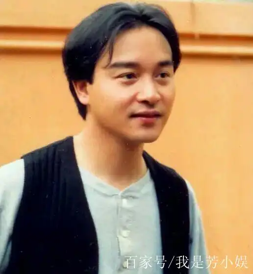 男星中分发型大盘点,李易峰帅气,吴亦凡时尚,张国荣才是经典!