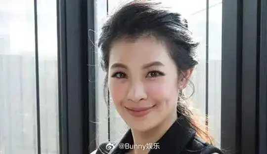 原来贾静雯的前夫娶了模特林若亚啊,感觉这俩人看起来