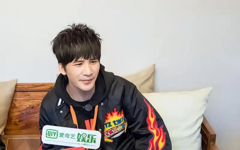 大张伟《酷盖》首秀,自带电音太牛了!