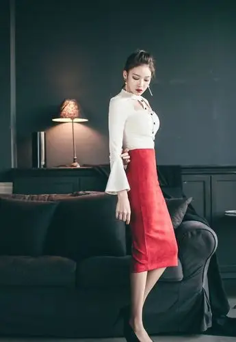 美女模特半身裙展御姐风范性感私房照图片