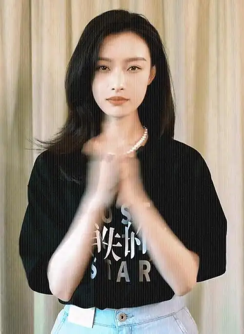 倪妮,这位内娱独一份的气质美人,印象中似乎从未让我们失望过.