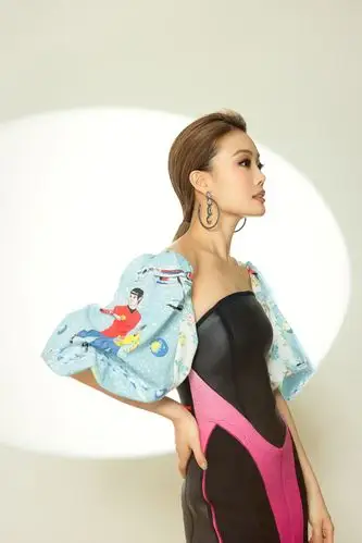 容祖儿受邀出席2018年度中国top排行榜颁奖晚会 荣获"最受欢迎女歌手"