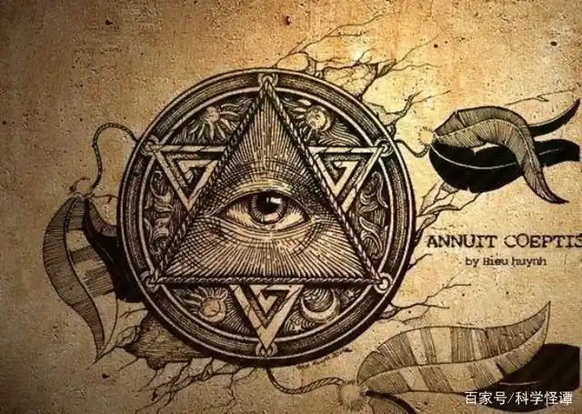 不知道各位有没有发现,美元钞票的背面印着一座金字塔,而塔尖上是一只