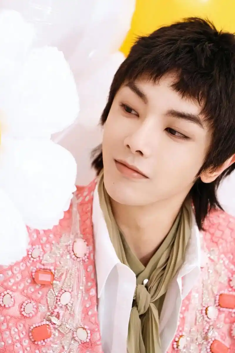 34岁的华晨宇你好啊!宝贝我们春暖花开见啊0606 祝宝贝0 - 抖音