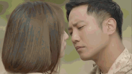 尹明珠gif太阳的后裔gif金智媛gif深情gif亲吻gif