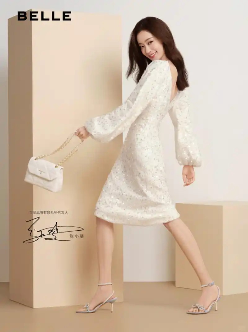 今日分享9393 张小斐 清爽浪漫风格解锁首个代言 冒个泡0101