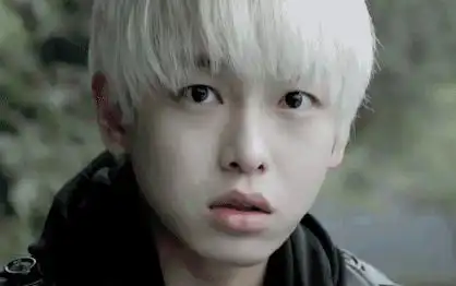 有一种整容叫彭昱畅染白发看到效果后谁还敢嫌弃他长得丑