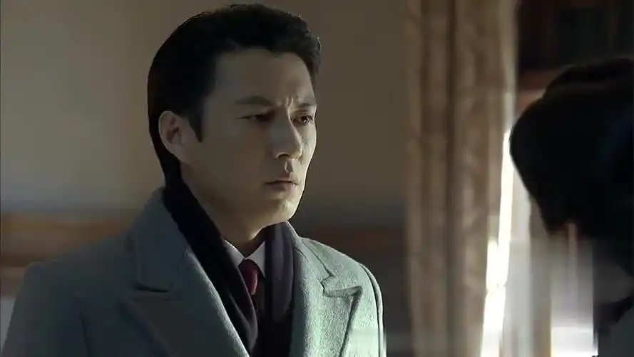 伪装者:明楼拿出缺角法币,大姐一核对,终于相信明楼的真实身份