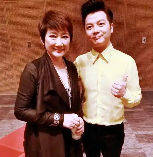 孤独成方圆:艰难托起父亲晚年