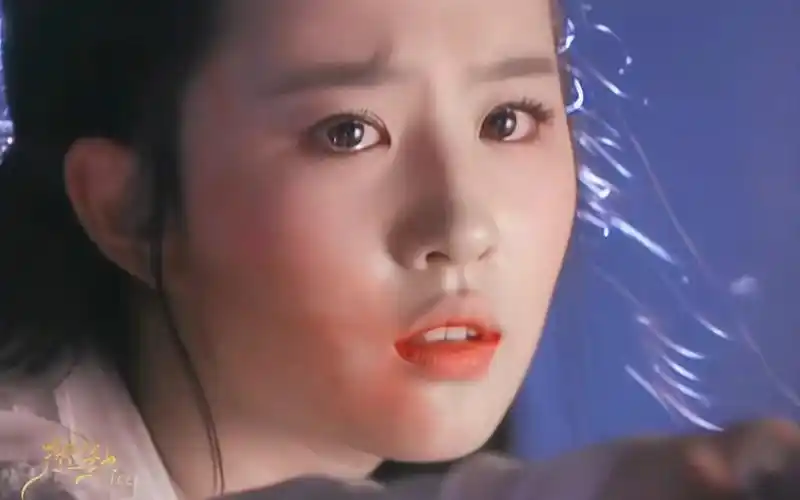 刘亦菲的温柔/冷酷眼神,是最美丽的星辰