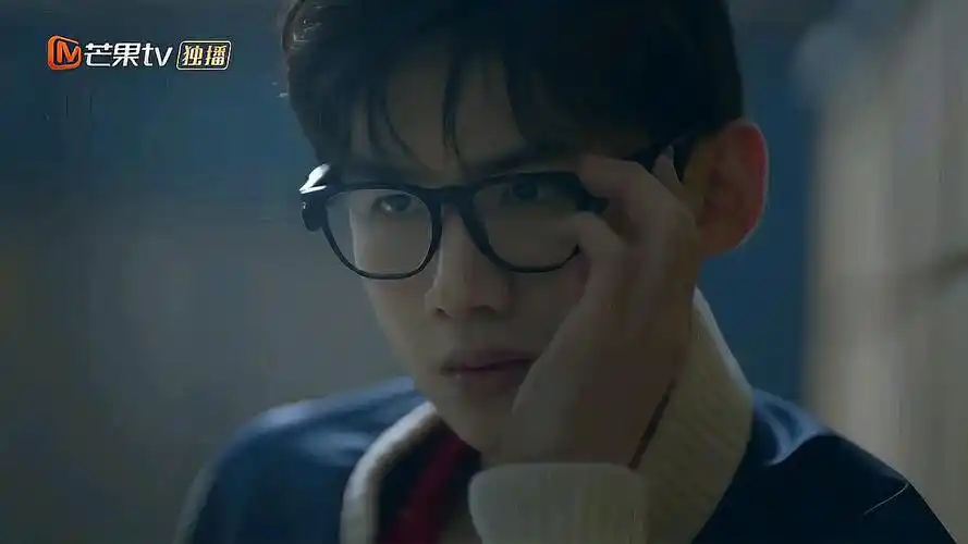 《目标人物》精彩片段,看白敬亭化身郝燃绝地反击追求光明