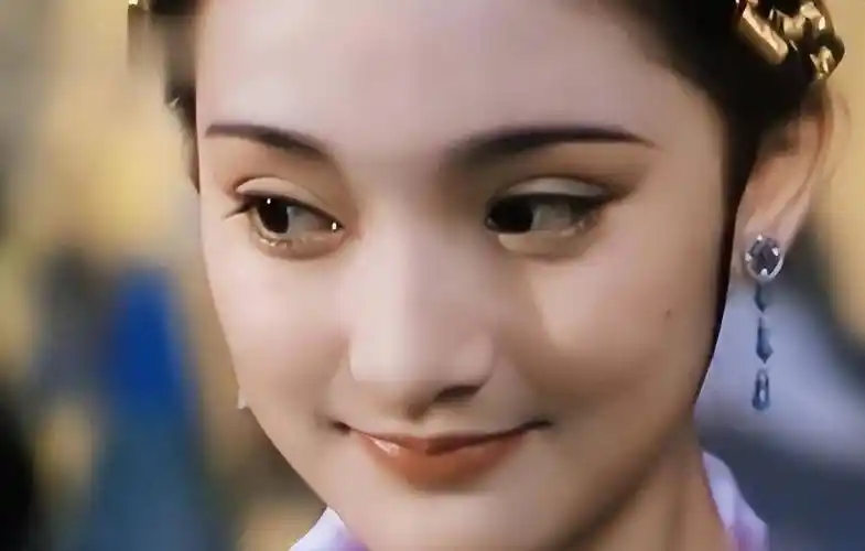 6位天生"狐狸眼"女星,一个眼神就能"魅惑众生",媚到骨子里_眼睛_杨幂