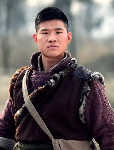 穿着粉色裤头却高呼哥不是娘炮嘎子哥怎么成了这个样子