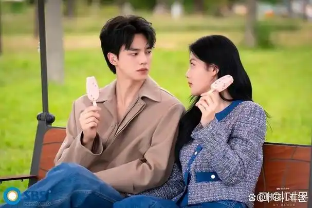 图片来源:netflix《与恶魔有约》剧照《与恶魔有约》播出前就因金裕贞