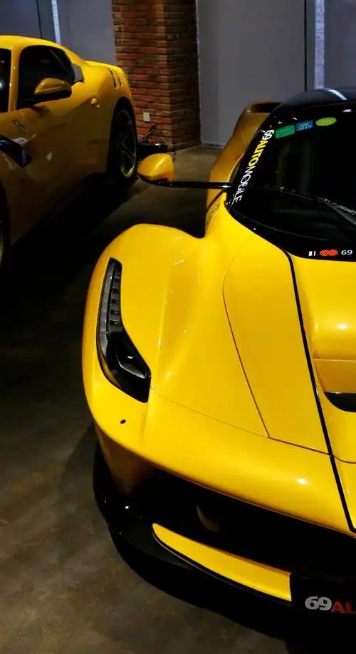 法拉利拉法高清手机壁纸,不愧为一代法王!超级帅!