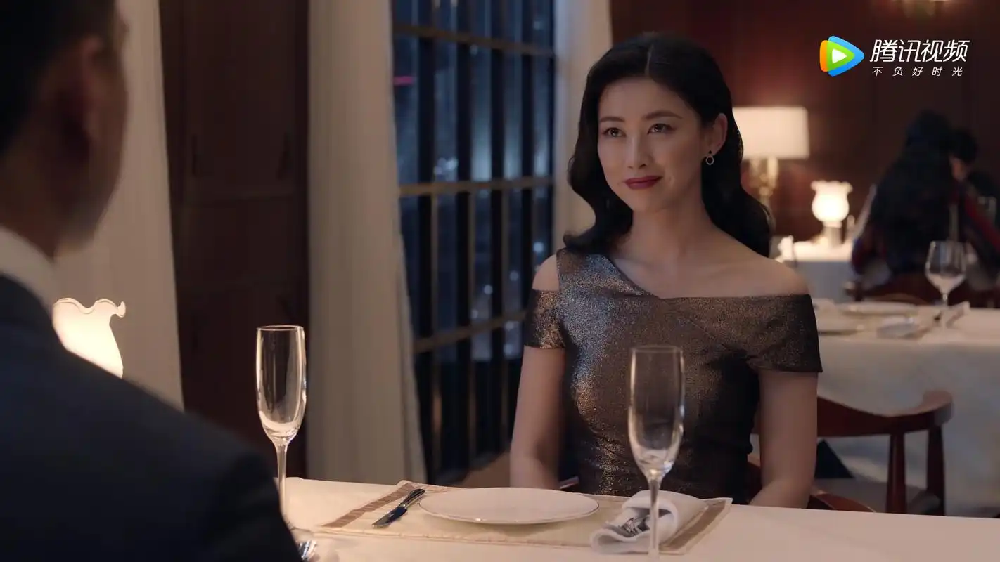 朱珠饰《精英律师》美女秘书栗娜,美貌与智慧并具,堪称国民秘书