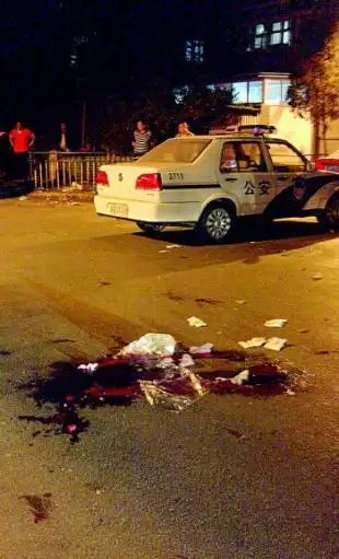 案发现场的血腥一幕.记者 吴永功 摄