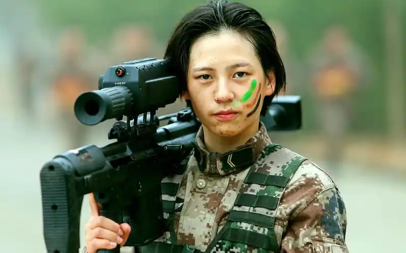 "谁要做懦弱的女孩儿,我要做飒爽女战士"|| 中国女兵|混剪