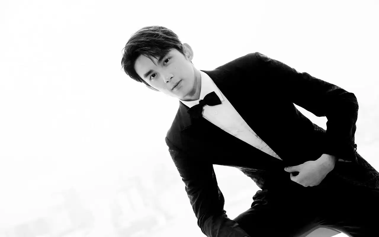 吴磊时尚帅气写真高清图片桌面壁纸
