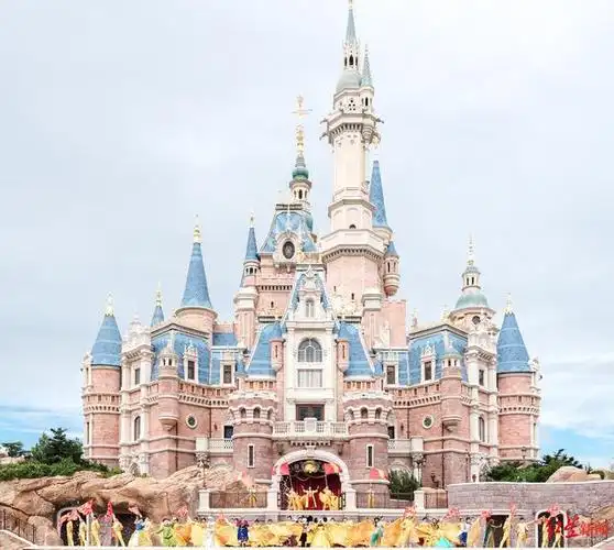 突发!上海迪士尼配合疫情流调,即日起禁止入内,游客排队1小时做核酸