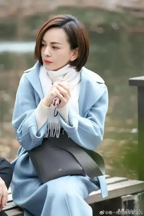 53岁雪姨王琳现身长沙录制浪姐金色短发干练利落气场强大