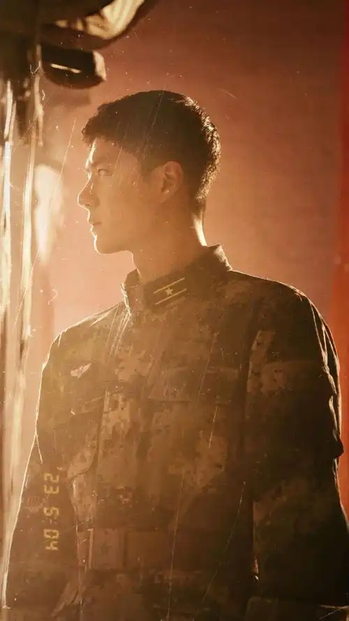 年初一首播长空之王#王一博既能演上海滩的公子哥,又能演大西北的军人