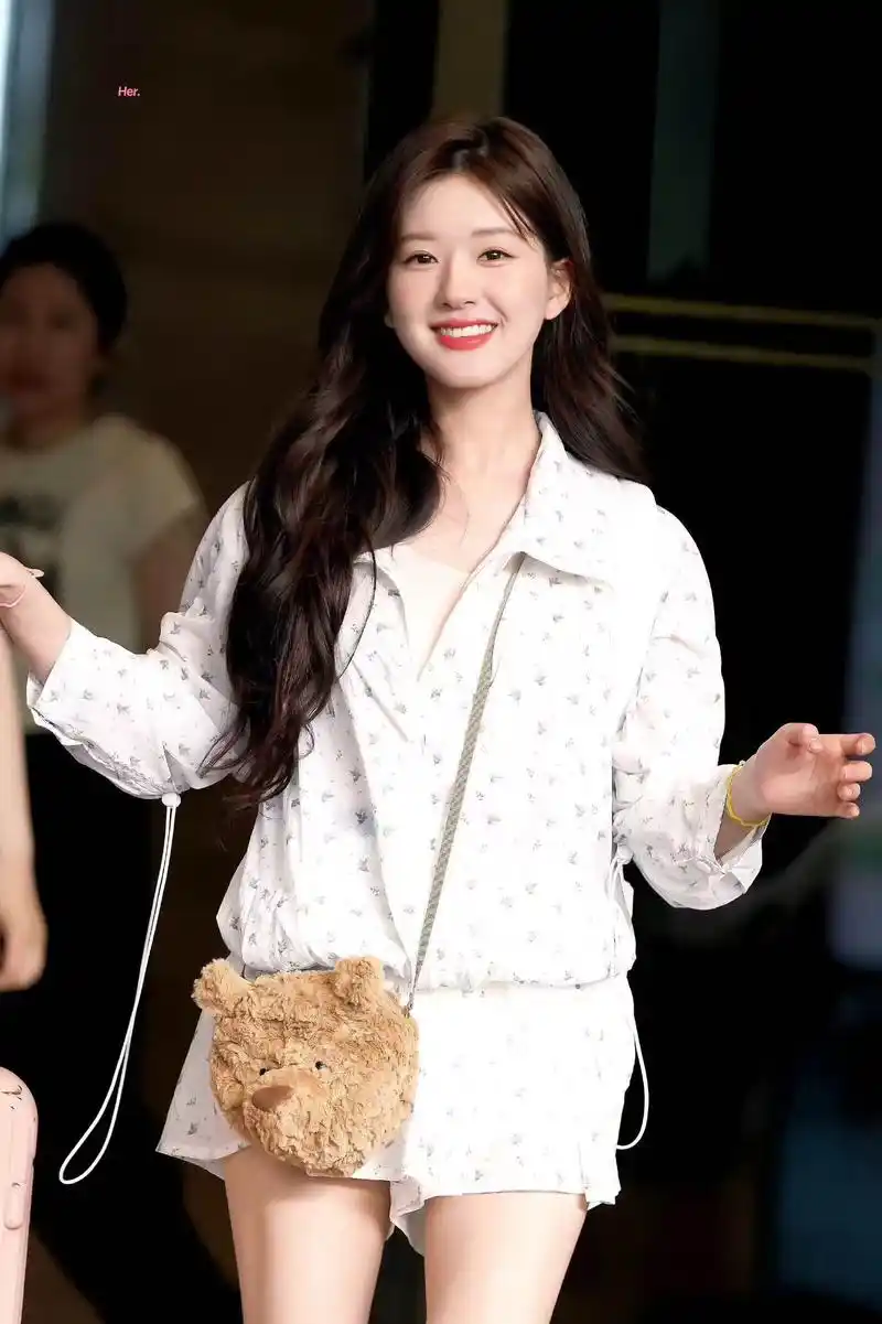 看了赵露思的下班图,我终于明白,为什么"桑稚"只能她来演