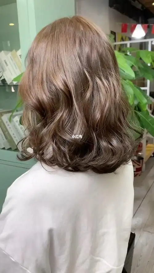 慵懒法式烫_烫发_法式风格_卷发_短发女生_发型_羊毛卷_蛋卷头_望京