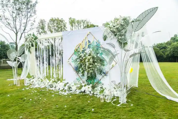 念你户外草坪婚礼清新浪漫