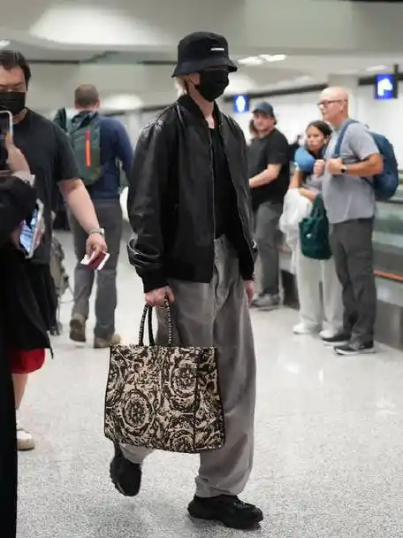 蔡徐坤新歌afterglow##蔡徐坤范思哲全球品牌代言人