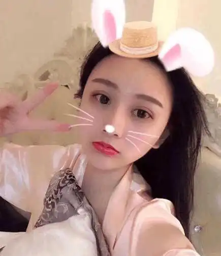 小伙与女神网友相约见面,真人却是长这样,结果真是尴尬了