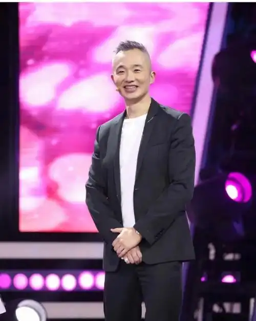 8月3日,东方卫视主持程雷,亲自出来辟谣了!