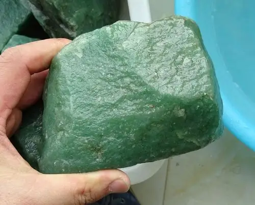 天然绿东陵玉石原石摆件雕刻毛料大块东陵玉原矿原料吊坠手镯料