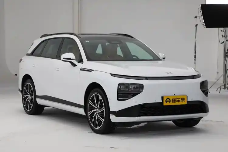 小鹏g9上市,中大型suv,可3d人机交互,30.99万起售